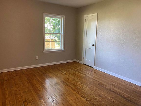 4th image of 144 Hilltop Dr