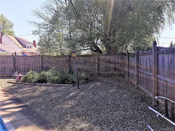 4th image of 771 Harrison Ave