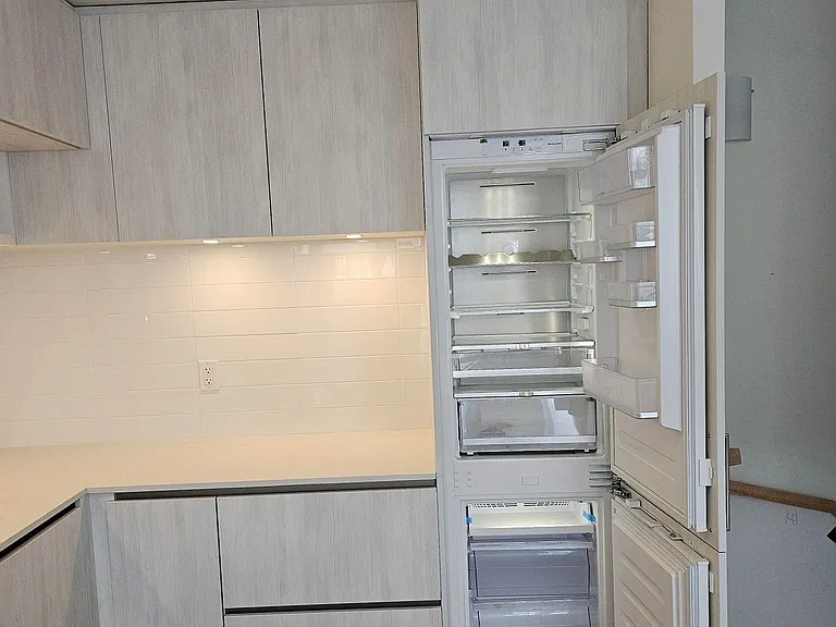 12 David Eyer Rd #Townhouse 1120 — Photo 3