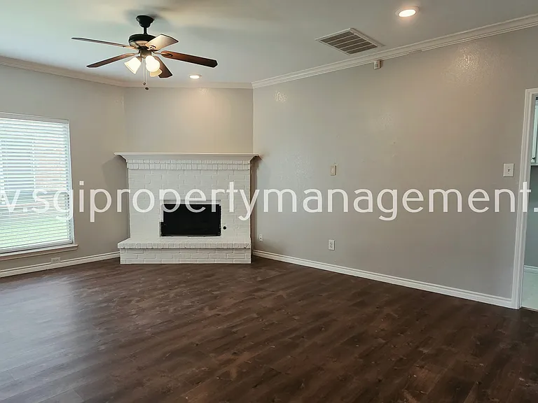 1513 Lodengreen Ct — Photo 6