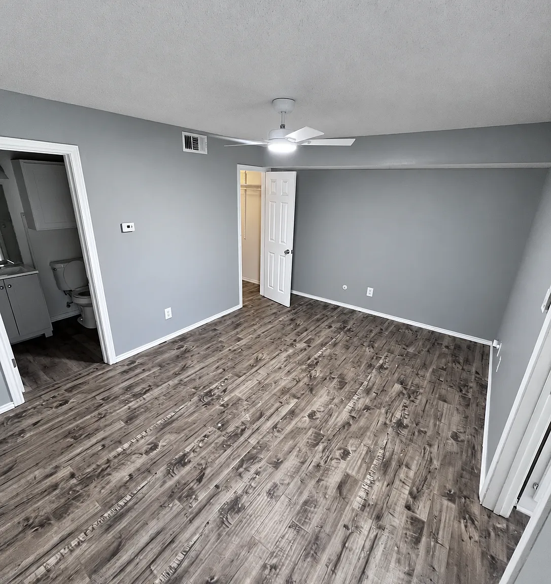 1 bed, 774 sqft, $1,300 — Photo 3