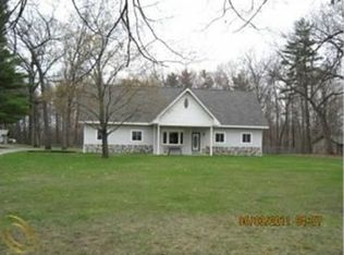 3895 Mill Lake Rd, Lake Orion, MI 48360