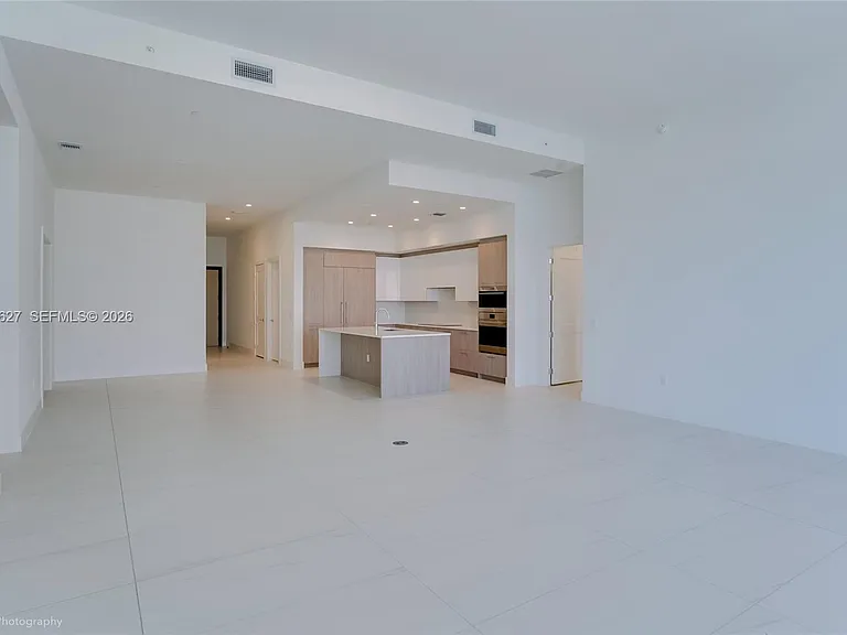 153 N Seabreeze Blvd #401 — Photo 7