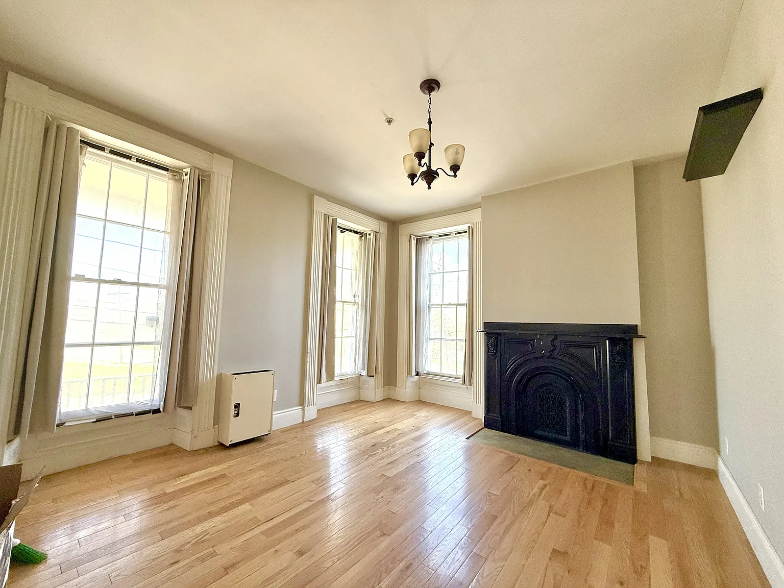 130 Hammond St — Photo 1