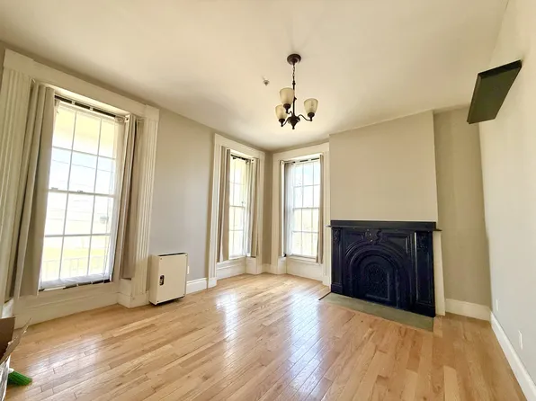 130 Hammond St #1, Bangor, ME 04401