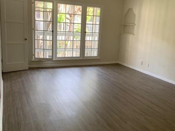 461 N Doheny Dr APT E