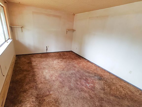 3rd image of 2814 Forest Park Ct N