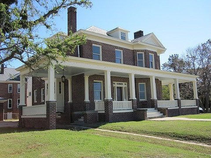 1st image of 204 Bay Ave