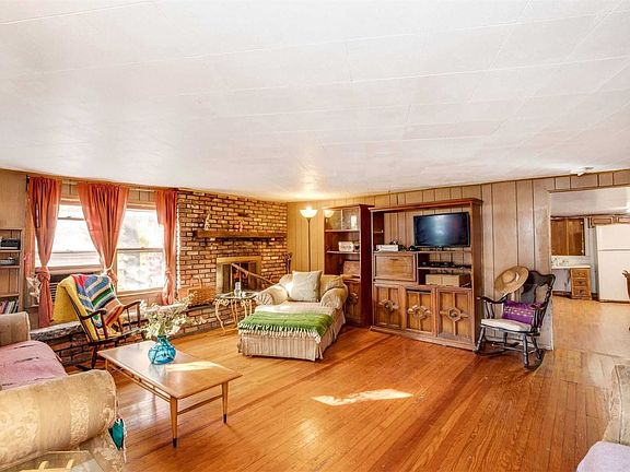 3rd image of 83 Hiddink St