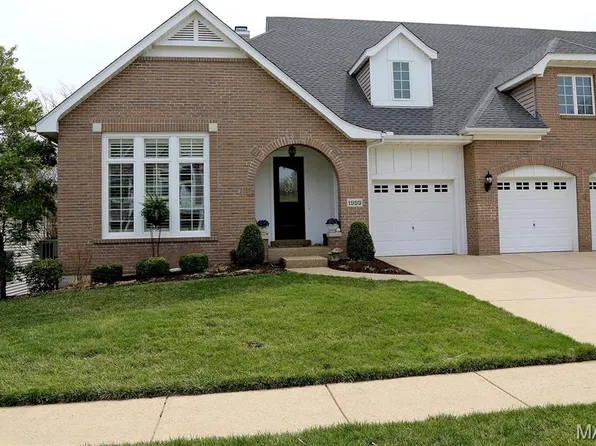 1999 Chesterfield Ridge Cir, Chesterfield, MO 63017