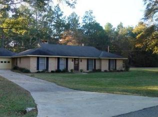 2755 Lakeview Ct, Millbrook, AL 36054