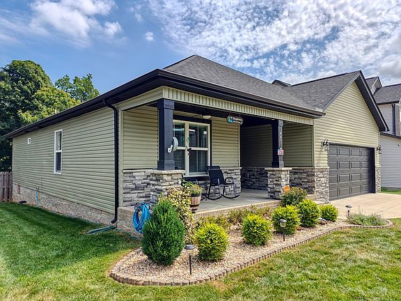 3rd image of 447 Kinslow Ct