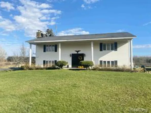 3007 Kirk Rd, Vassar, MI 48768