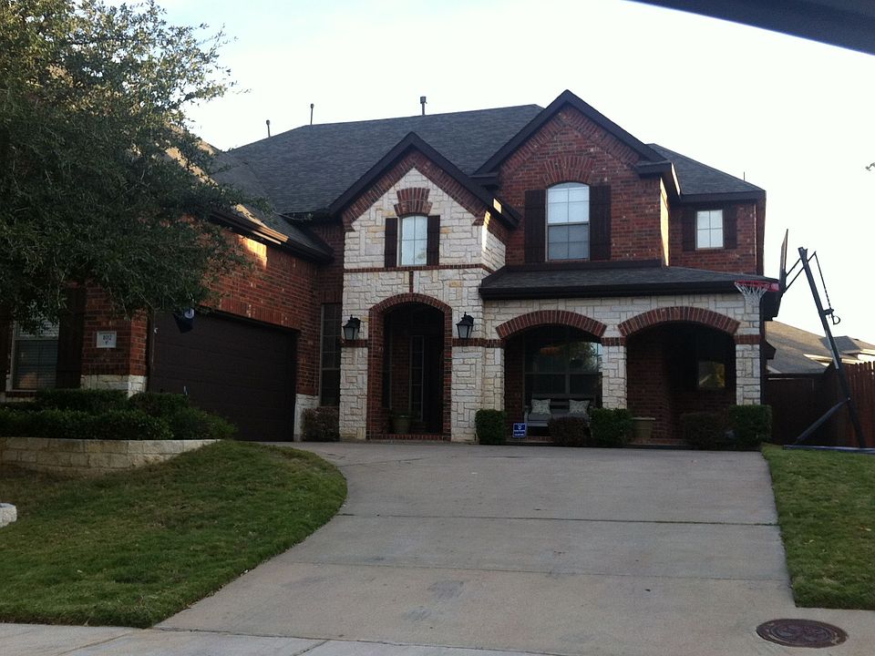 1st image of 102 Barkley Dr
