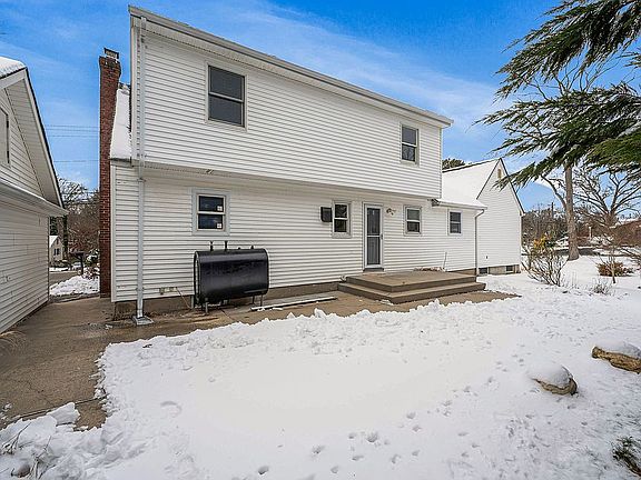 5th image of 31 Wildwood Ln