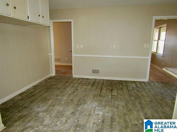 5th image of 209 Garden Ln