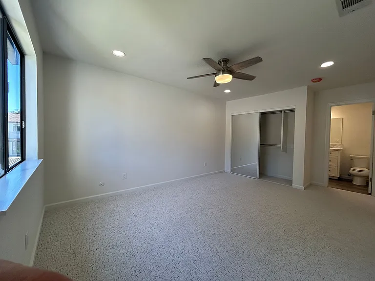 5435 Villas Dr — Photo 23