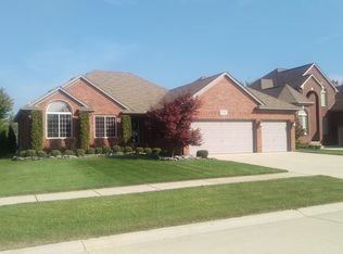 15707 Trafalgar Dr, Macomb, MI 48044