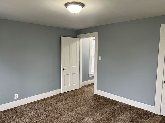 5th image of 1023 Lindsay Ave