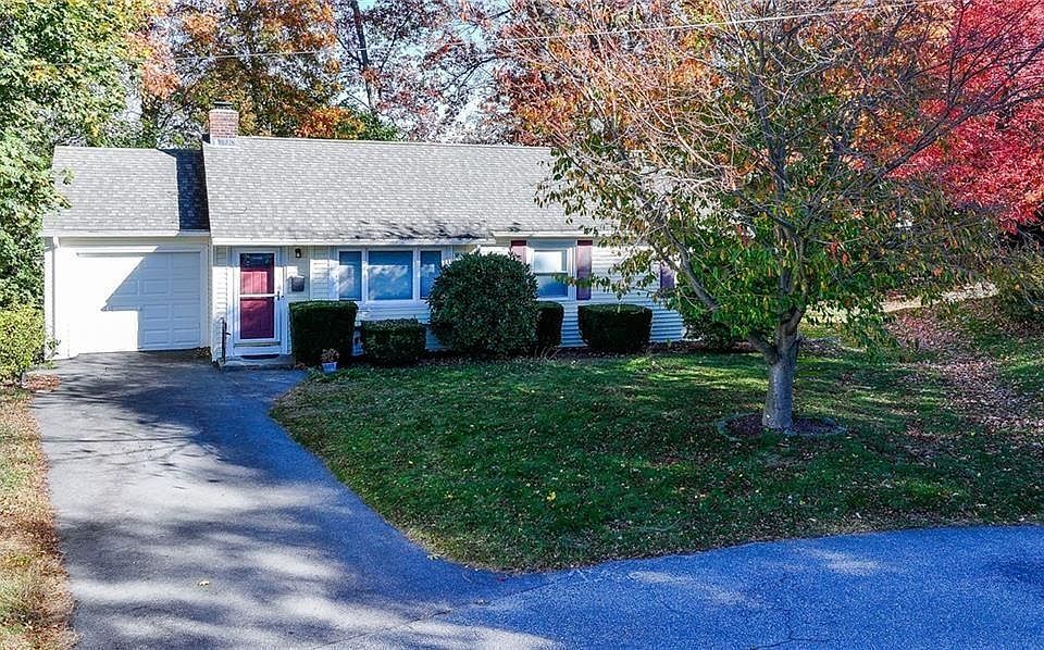 1st image of 11 Salem Dr