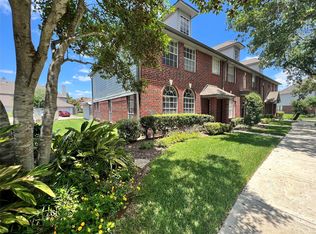 1371 El Camino Village Dr, Houston, TX 77058