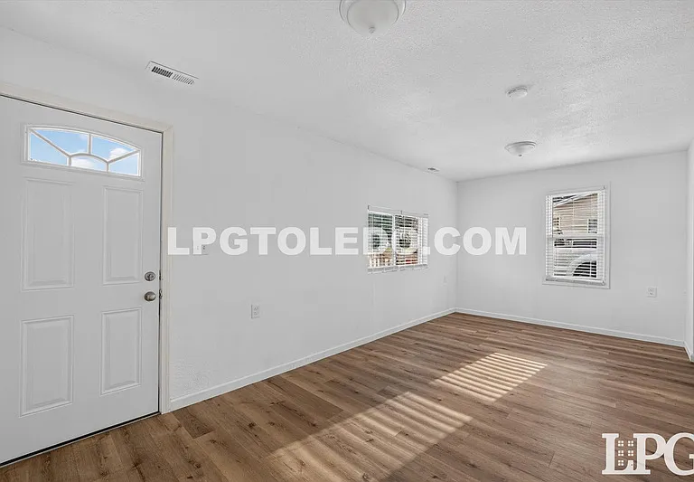 12378 Lincoln Blvd — Photo 7