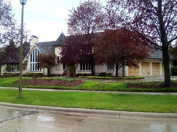 2nd image of 2300 Tennyson Ln
