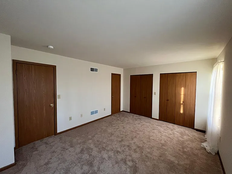 1004 Rebecca St — Photo 15