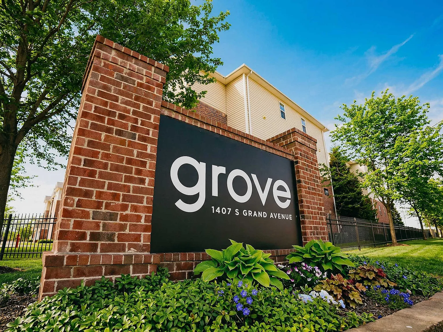 The Grove — Photo 2
