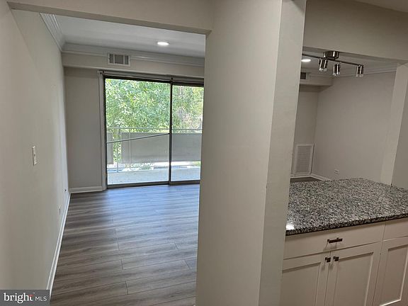 5th image of 1800 Jefferson Park Ave APT 91