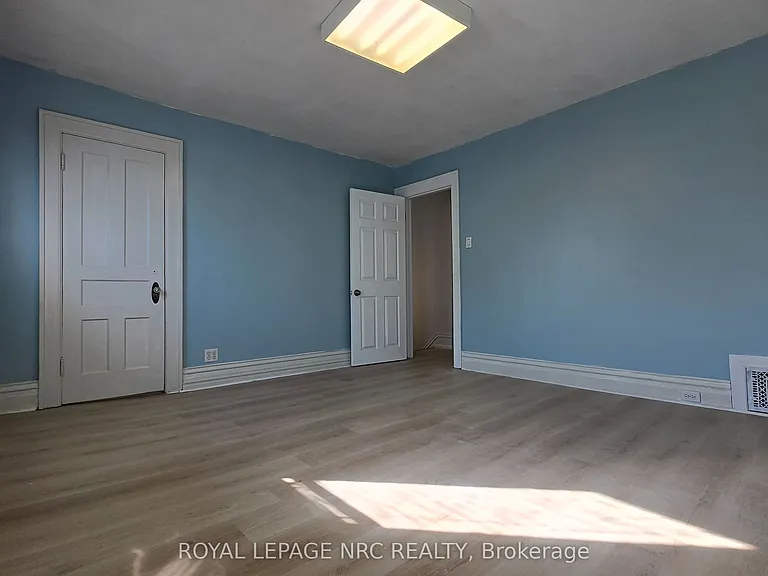 4425 Hiram St — Photo 12