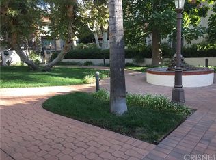 22255 Erwin St, Los Angeles, CA 91367