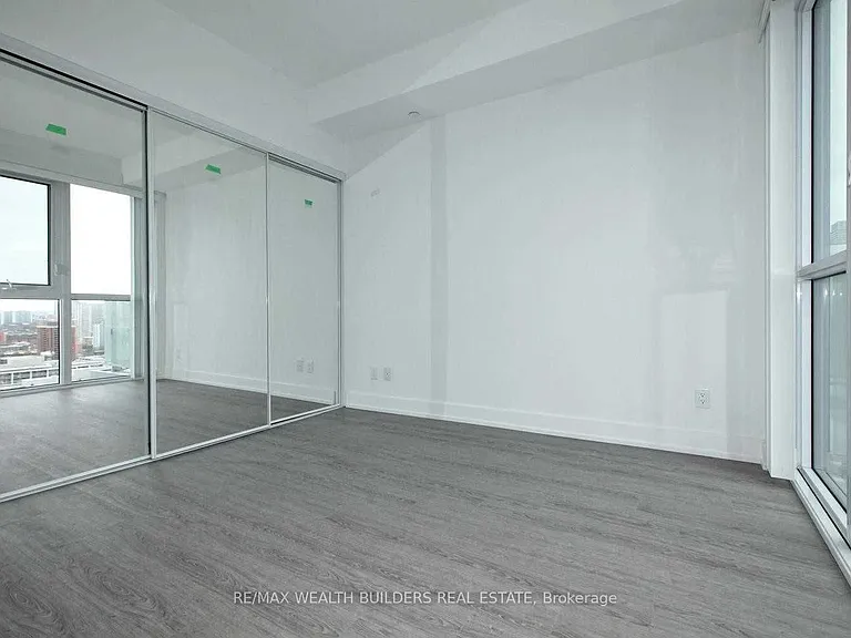 7 Grenville St #2609 — Photo 20