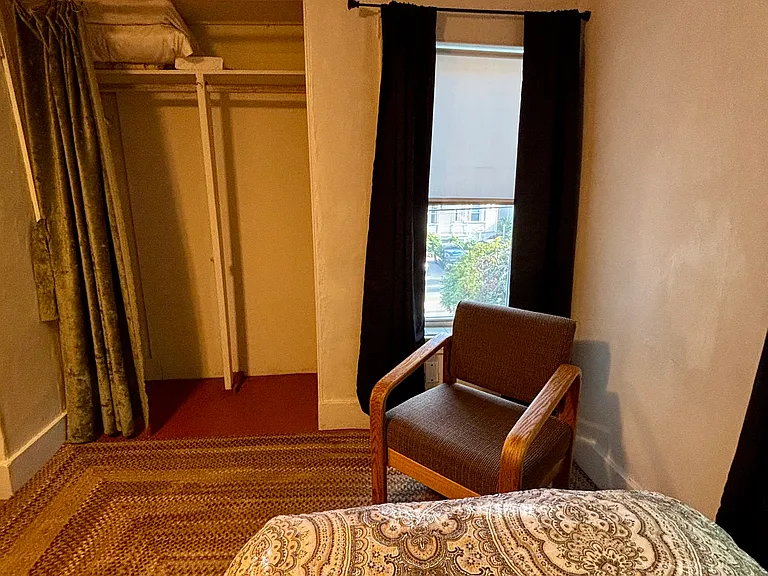 32 Government St — Photo 14