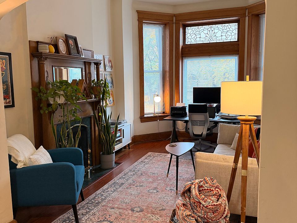 1st image of 1037 N Damen Ave APT 1