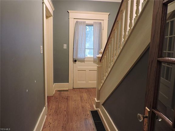 3rd image of 416 1/2 6th St