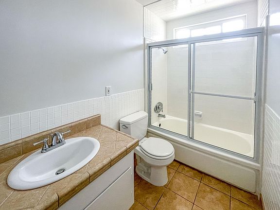 5th image of 16655 Vanowen St #16
