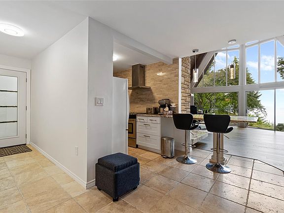 4th image of 5948 Waldbank Rd