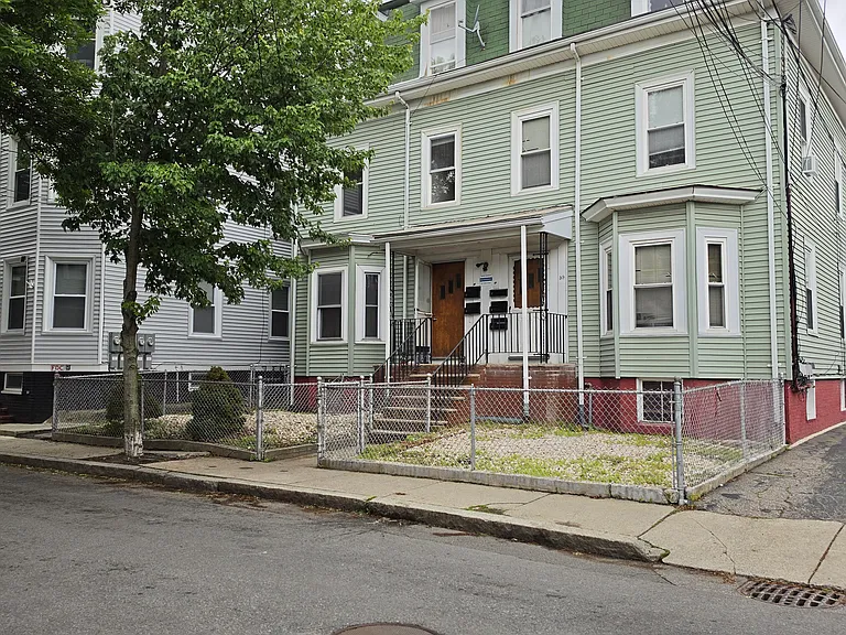 61 Oak St #2 — Photo 15