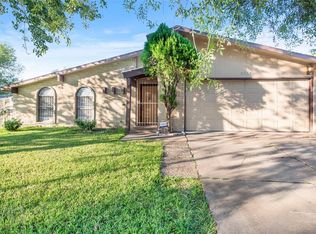 5814 W Ridgecreek Dr, Houston, TX 77053