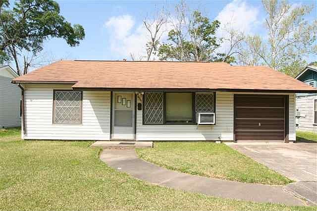 1st image of 3975 W Lynwood Dr