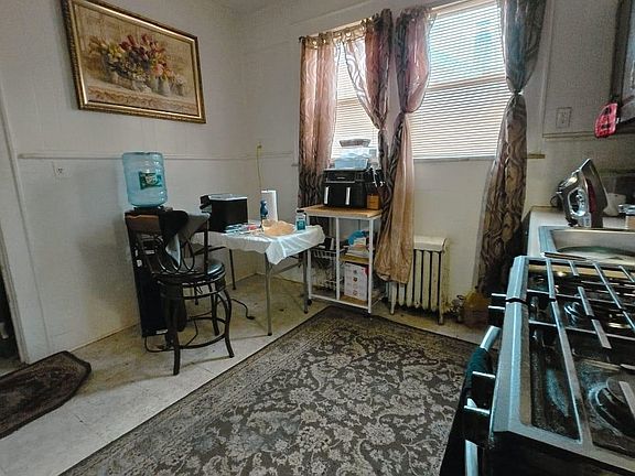 5th image of 205-207 Chancellor Ave