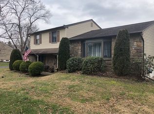 67 E Robin Rd, Holland, PA 18966