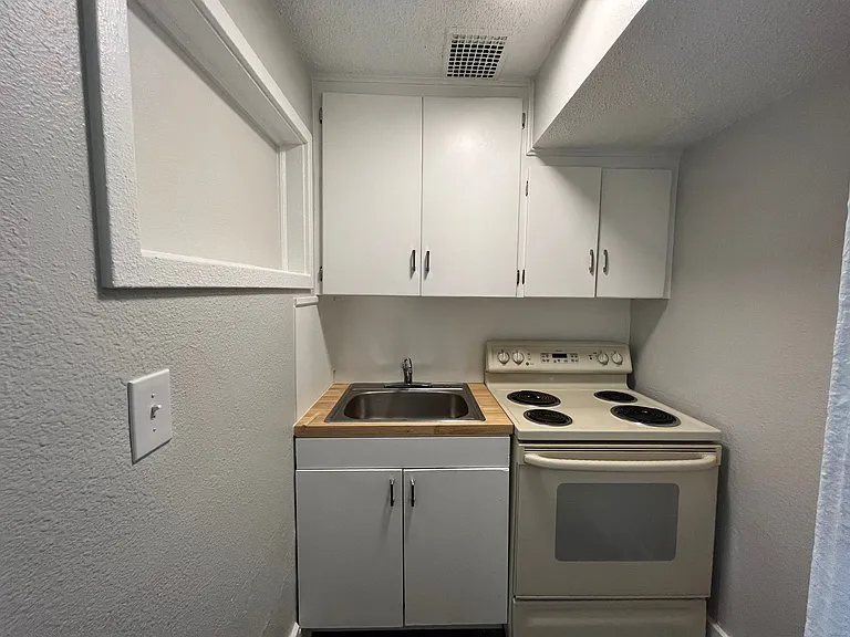 1010 W Boone Ave — Photo 98