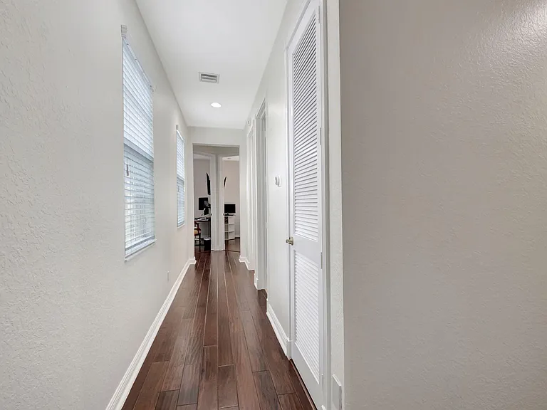 8302 NW 8th Ter #8302 — Photo 25