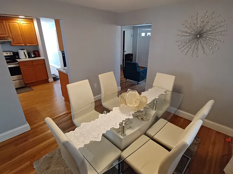 285 Lowell St — Photo 9