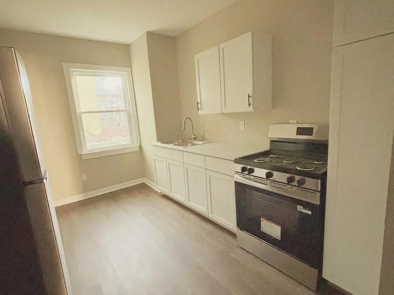359 Potomac Ave #359 — Photo 2