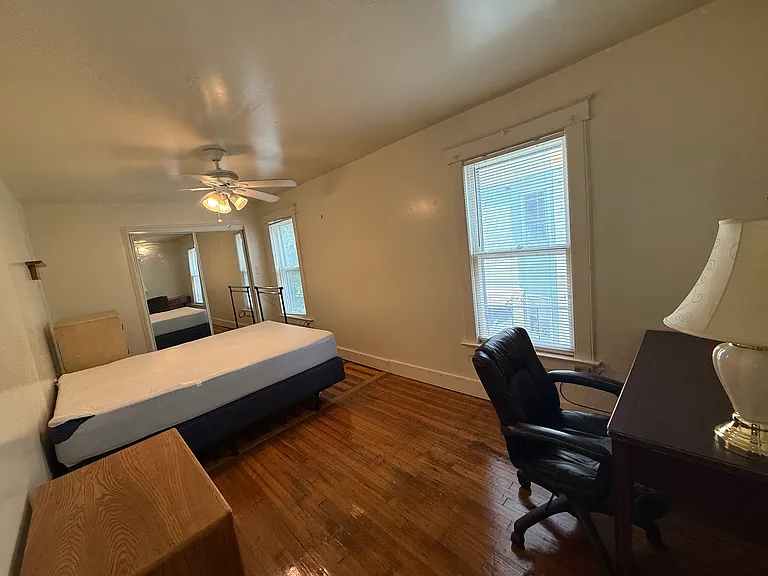 30 Haendel St #2E — Photo 6
