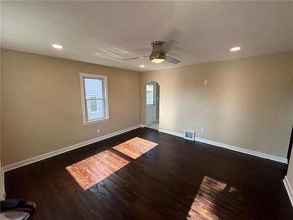 4th image of 1203 N McCoy St