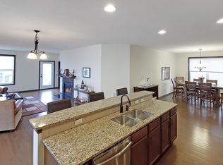 7502 Shadyview Ln N, Maple Grove, MN 55311